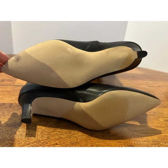 Elegant Black Heeled Boots for Women - Picture 8 of 9